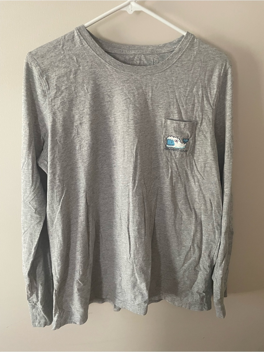 Vineyard Vines Light Gray Long-Sleeve Pocket Tee with Whale Patch